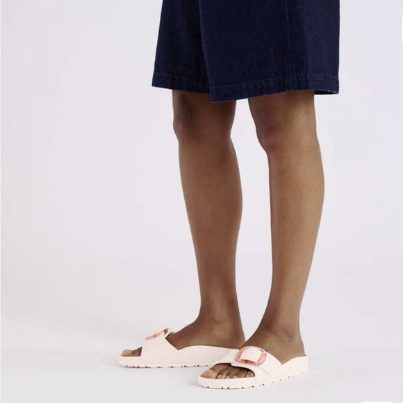 Birkenstock pink rose Slide Sandals with Rose Gold Buckle - Picture 1 of 6